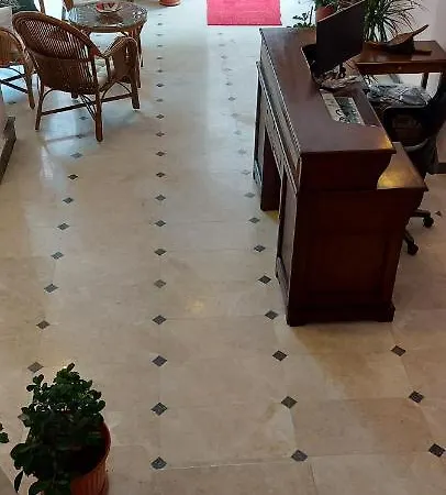 Отель Atacesme *