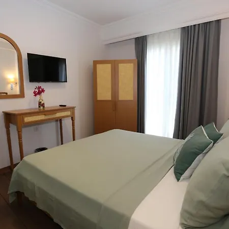 Отель Atacesme *