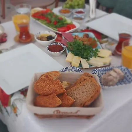 Отель Atacesme *