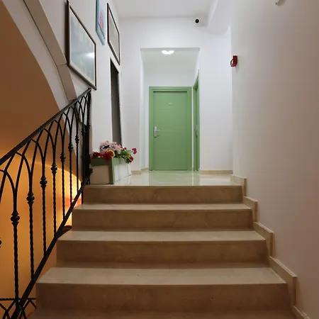 Отель Atacesme *